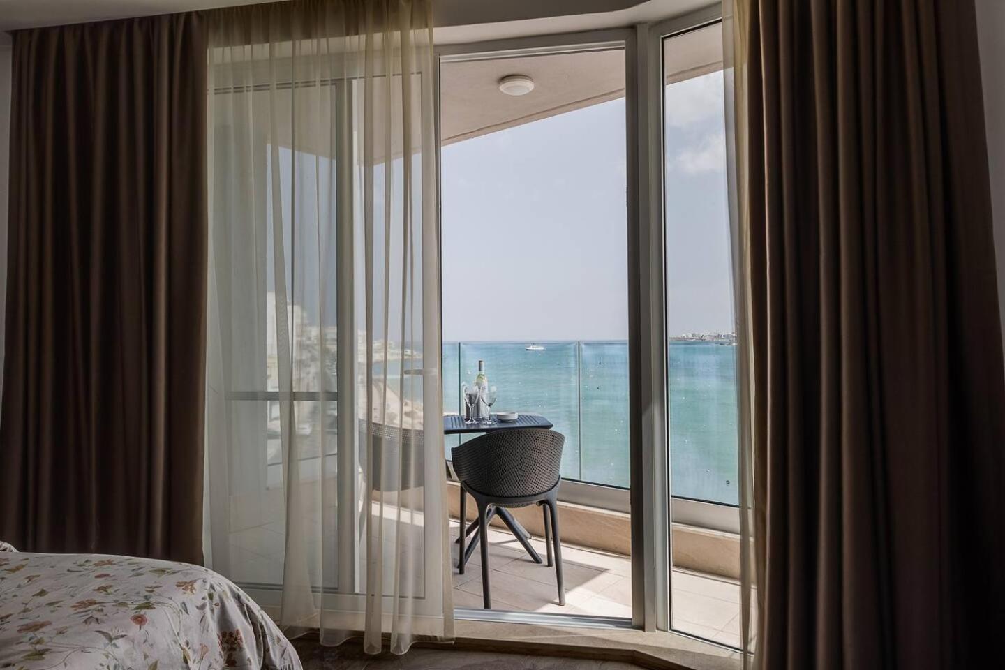 Apartament Dearborn Seafront San Pawl il-Baħar Zewnętrze zdjęcie